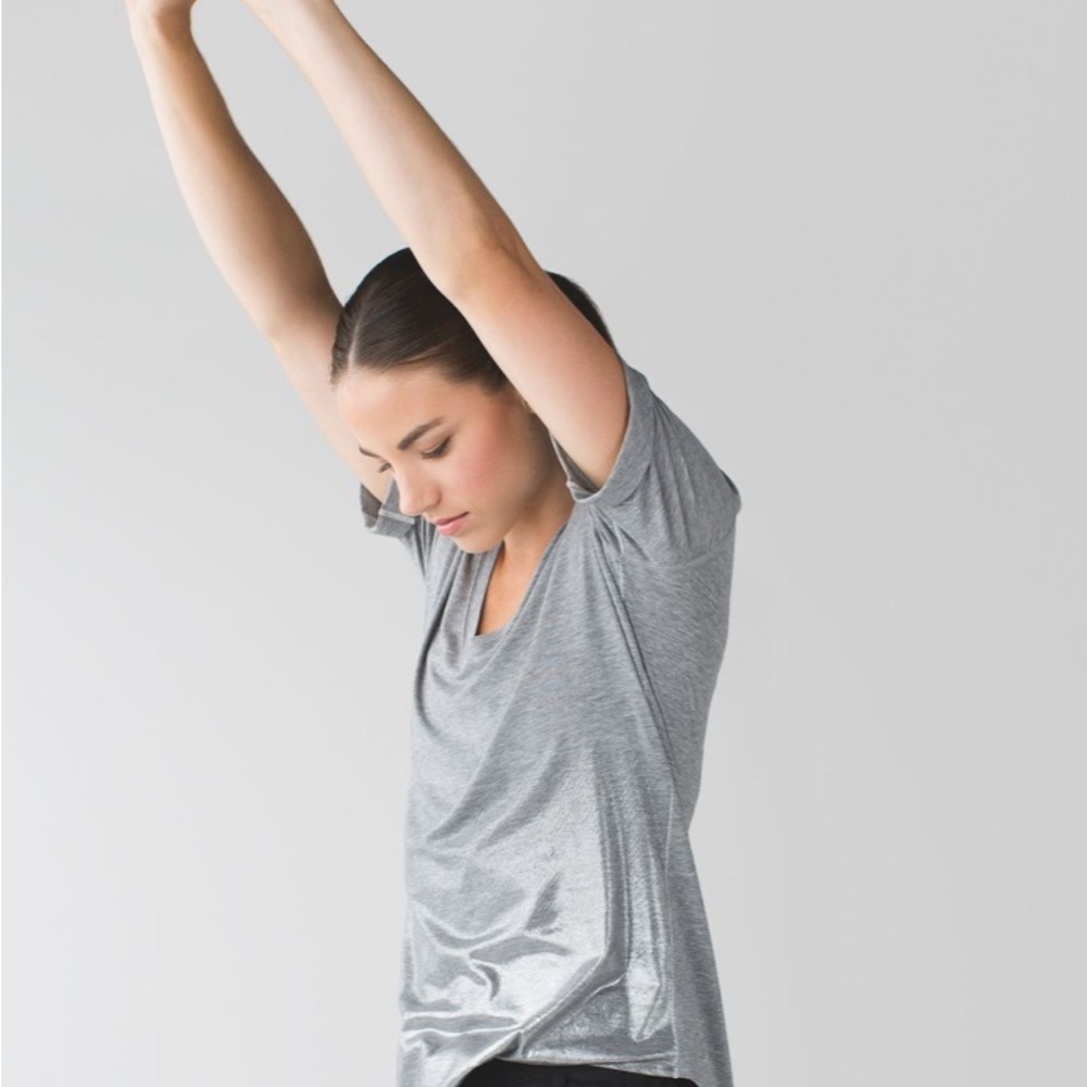 47. MSRP$58 Lululemon Love Tee II Heathered Medium Grey (Silver) Size 6 or 8